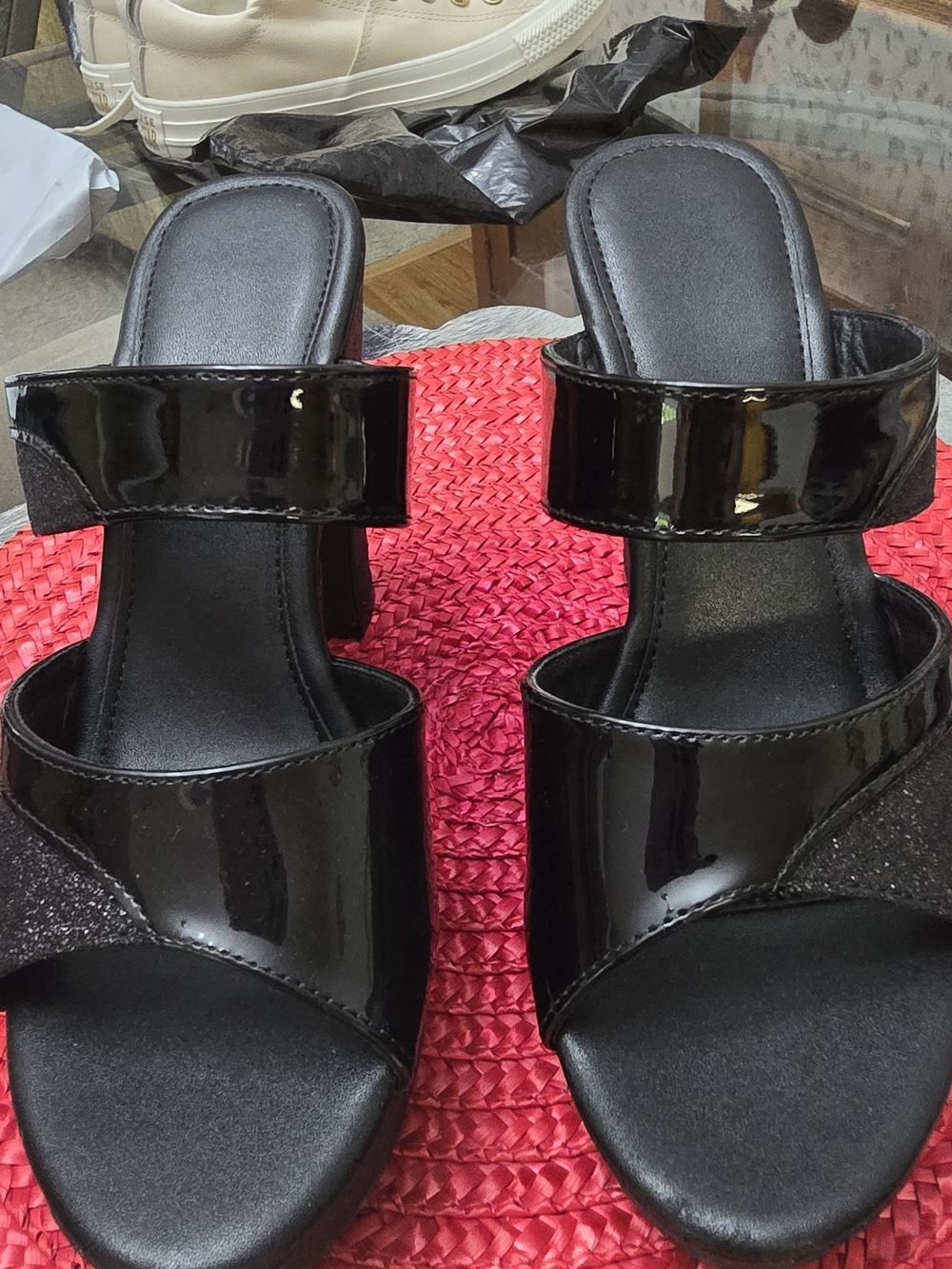 Gorgeous New Without Tags Black Patent Double-Strap Women's Heeled Sandals